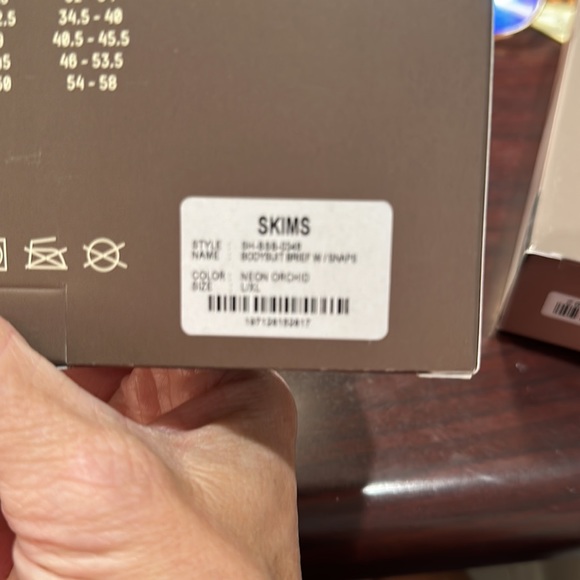 Brand new in box, never opened. Skims shapewear color neon orchid. L/XL - Picture 5 of 7